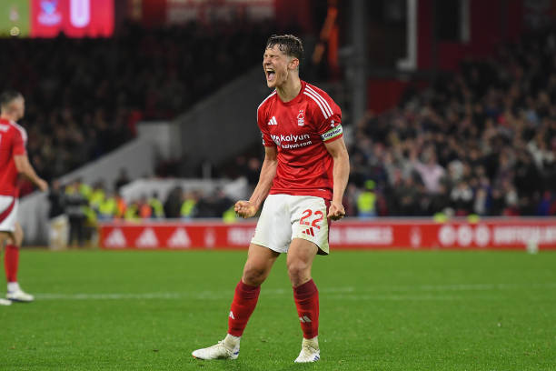 而是中国足 而是中国足